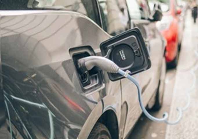 Chandigarh will have 100 charging stations