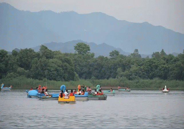 Child Dead Body Found on Sukhna Lake