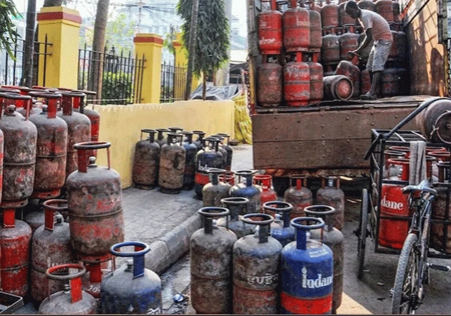 Commercial LPG Gas Cylinder Price Hike 1st April 2022