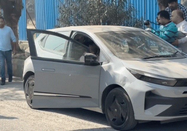 Couple found dead in car on Valentine