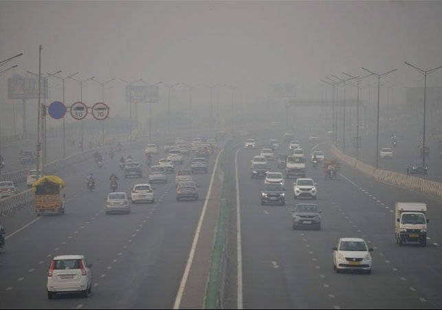 Delhi Air Pollution Level Severe AQI Crosses 400 Schools Online Class