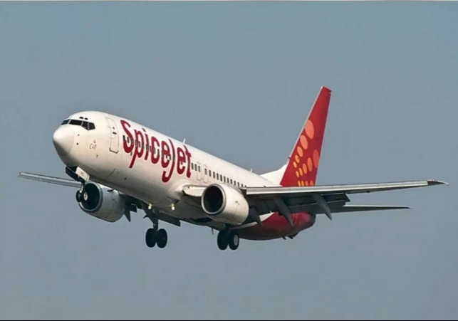 Delhi Leh SpiceJet 121 Plane Emergency Landing Breaking News