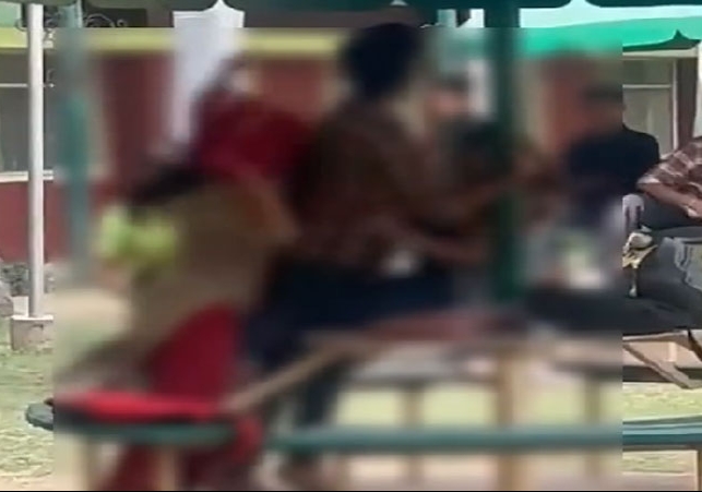 Fight between two girls in Chandigarh DAV College