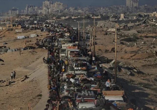 Gaza Under Fire: 20,000 Flee Overnight, 28 Killed in Strikes