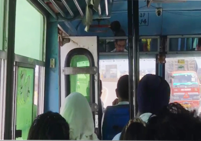 Haryana Roadways Bus on wrong lane at Chandigarh Zirakpur flyover