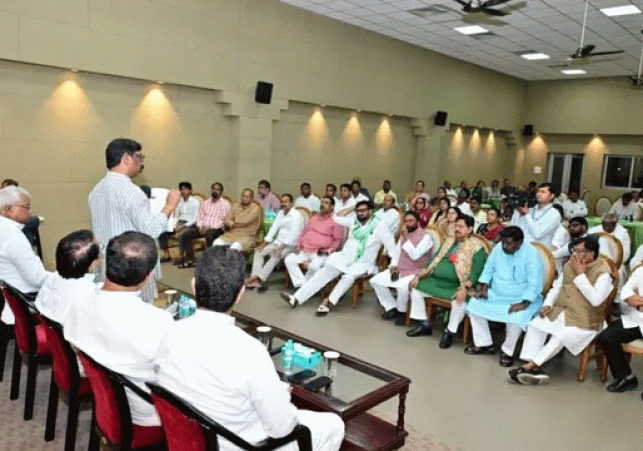 Voting on June 18; strategy-making intensifies