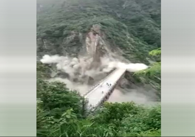 Himachal Pradesh Landslide Video Viral
