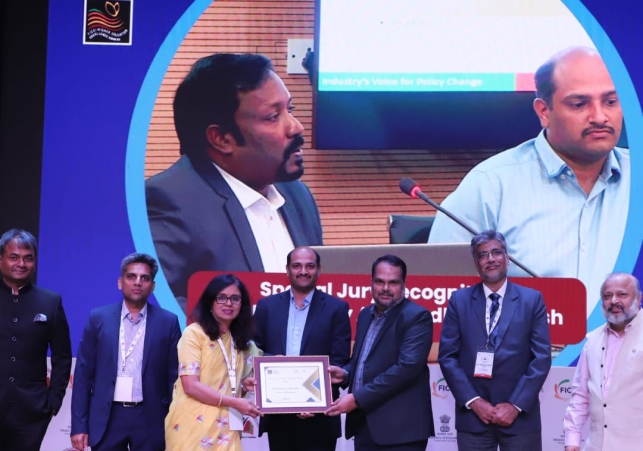 SRMU-AP Receives FICCI Higher Education Excellence Award