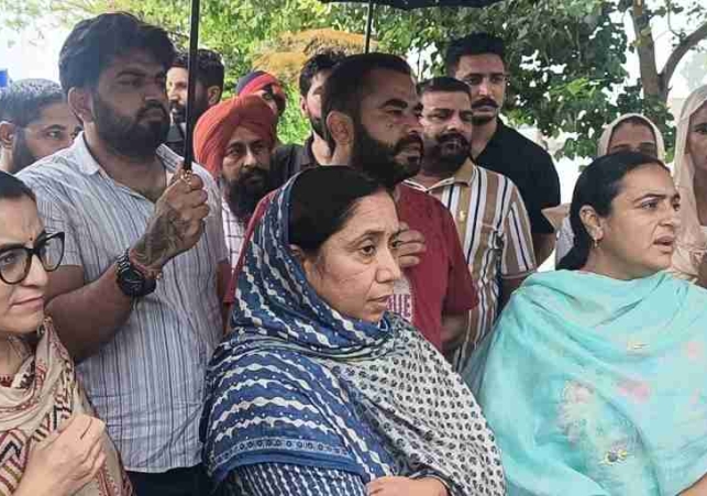 Ministers and MLAs arrived with Relief Material