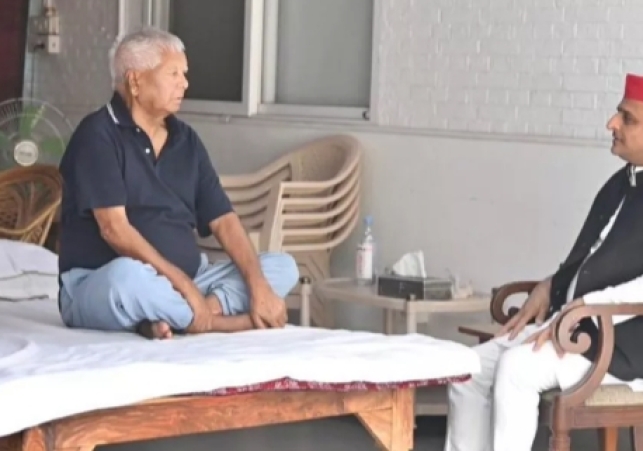 Akhilesh Yadav reached to meet Lalu Yadav after meeting Nitish Kumar