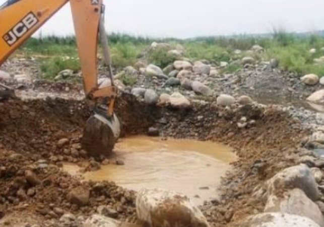 Concern increased due to illegal mining in the pits of Bilaspur