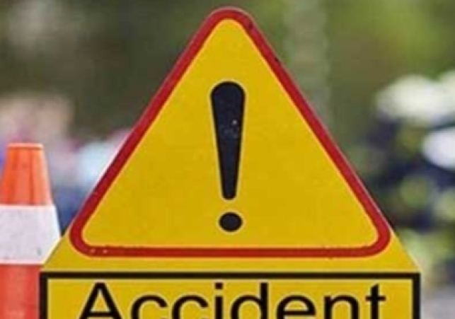 Car collided with HRTC bus near Bajaura in Kullu