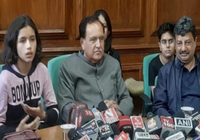 Jhanvi Sharma, a class 10 student from Sundernagar, was made the child CM of Himachal Pradesh, will do this work on June 12.