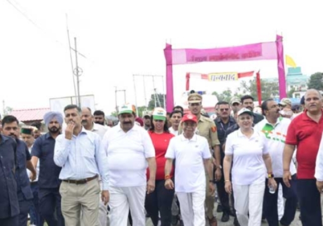 Under the leadership of Deputy CM Mukesh Agnihotri, thousands of people took to the streets against drugs, Governor Shiv Pratap Shukla flagged off the brisk walk.