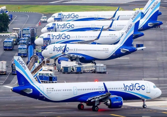 IndiGo की आज भी सैकड़ों फ्लाइट्स कैंसिल; देशभर में फूट पड़ा लोगों का गुस्सा, सरकार को खरी-खरी सुना रहे, बोले- मजाक बना दिया