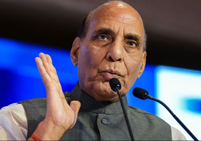 'पाकिस्तान के परमाणु हथियार निगरानी में लिए जाएं'; भारत के रक्षा मंत्री राजनाथ सिंह ने जताई यह चिंता, IAEA से कर दी ये मांग 
