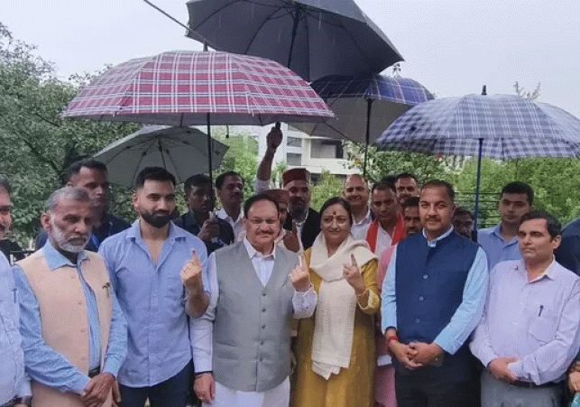 Enthusiasm Amidst Rain in the Final Phase