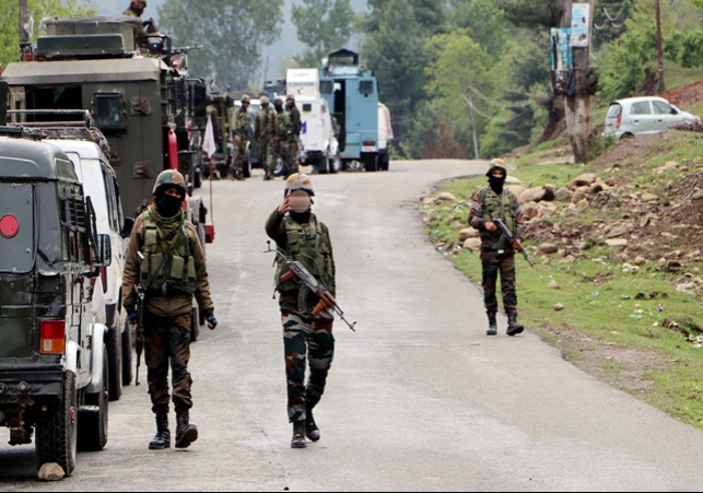 Jammu Kashmir Anantnag Terrorist Attack One Police Personnel Killed