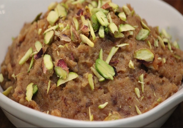 How to cook Khajoor Ka Halwa at home easy recipe 