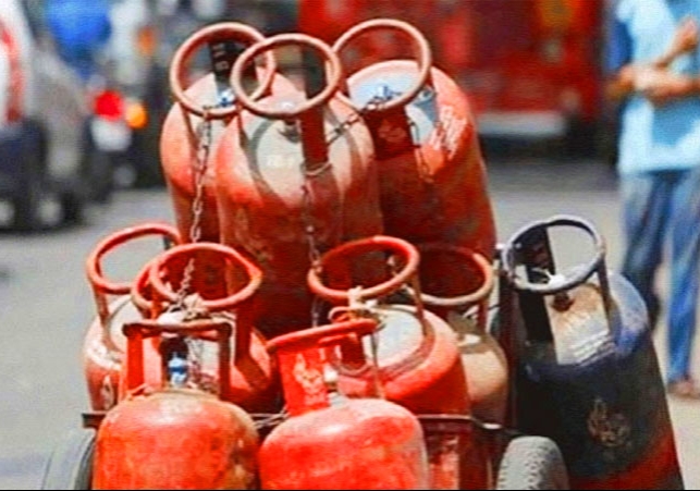 LPG Cylinder Price Reduce For Commercial  From 1 July 2025 