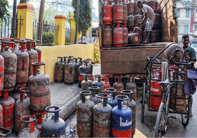LPG Cylinder Price Reduced 22 Dec 2023 IOCL Latest Update