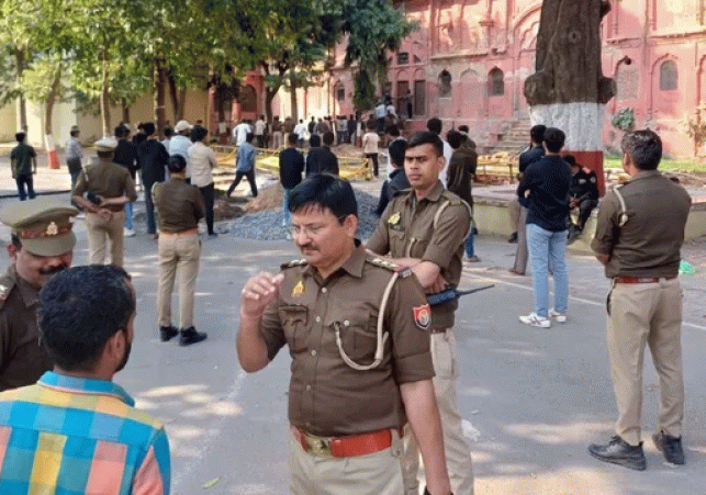 Students protest against sealing of Lal Baradari