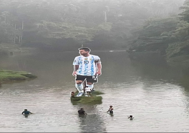 Football Star Lionel Messi 30-Feet Cut-Out statue stand in Kerala river 