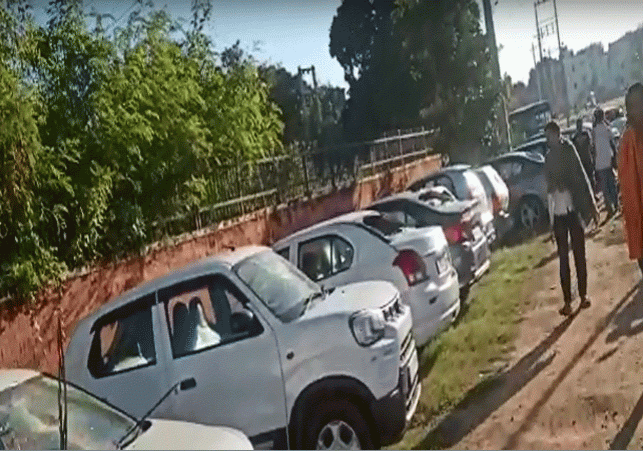 Miscreants Broken Glass Of Many Vehicles In Chandigarh