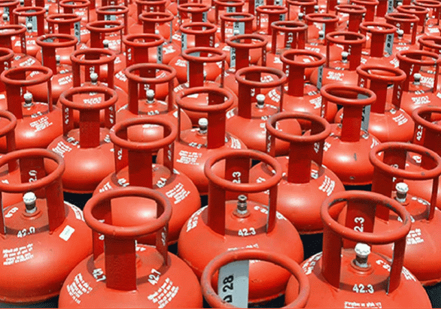 Modi Govt Reduced Domestic LPG Cylinder Price on Raksha Bandhan