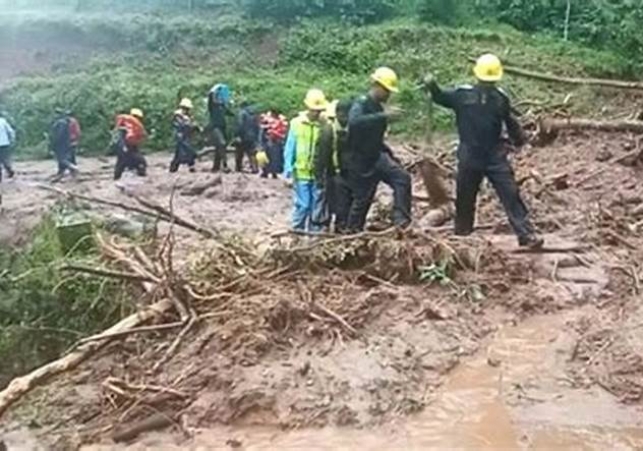 Army Reaches 113 Stranded Tourists in Sikkim’s Lachen After Landslides