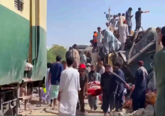 Pakistan Quetta Railway Track Blast 26 Deaths And Injured Several