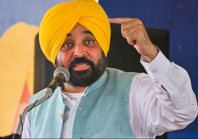 'गोली चलाई तो मां की गोद में नहीं सोएंगे गैंगस्टर'; CM भगवंत मान ने गैंगस्टरों को दे डाली चेतावनी; कहा- तगड़ा जवाब इधर से भी मिलेगा  