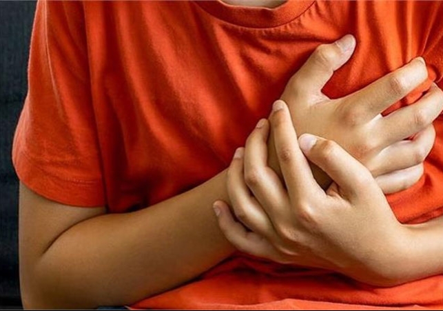 शॉकिंग! 8 साल के बच्चे की हार्ट अटैक से मौत; छत पर पतंग उड़ा रहा था, अचानक बेचैन हुआ और फिर थम गई जिंदगी का कहानी