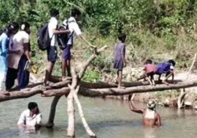 Bharmour Schoolchildren Risk Lives Daily as Bridge Over Nullah Remains Incomplete