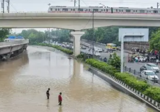 Yamuna Crosses 207m in Delhi