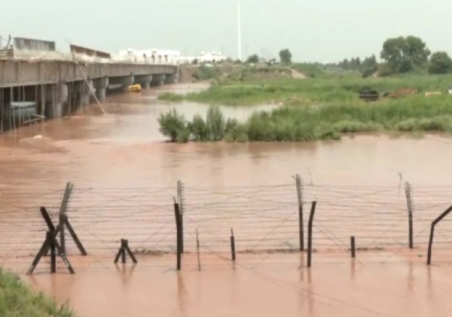 Punjab Suspends 3 Officers Over Ravi Floods After Gate Failure at Madhopur