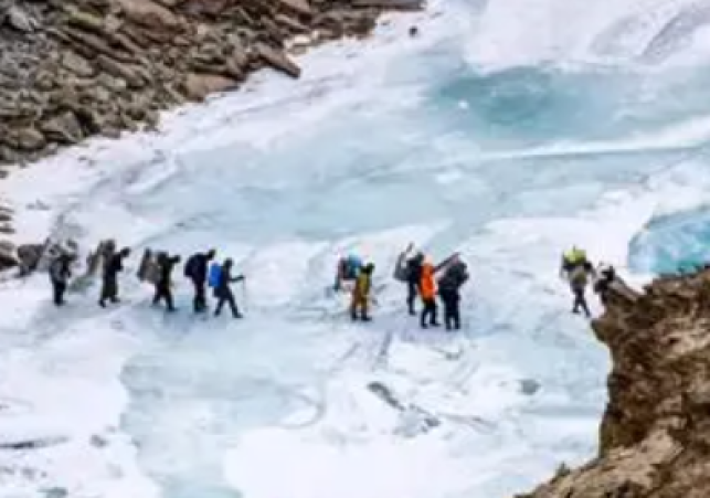 Ladakh’s Tourism Declines in 2025; Administration Focuses on Winter Adventure Promotion