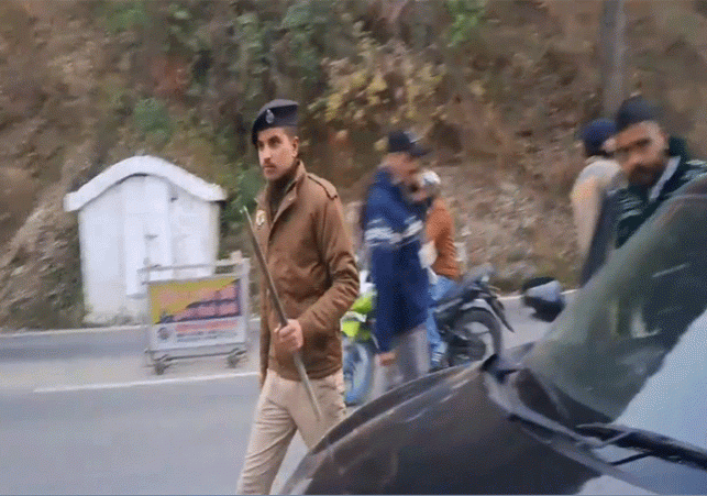 Shimla Police Checking Tourists Cars Due To New Year 2024