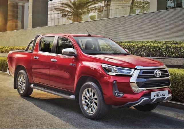 Toyota Hilux new car will overtake Fortuner car