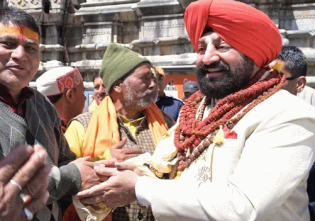Governor Gurmit at Badrinath Dham