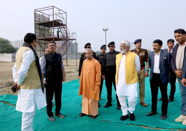 Chants of Jai Shri Ram erupt as Chief Minister Yogi arrives at Patna airport: 