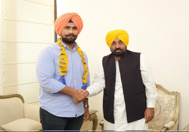 Wrestler Jassa Patti Joins AAP In Punjab CM Bhagwant Mann