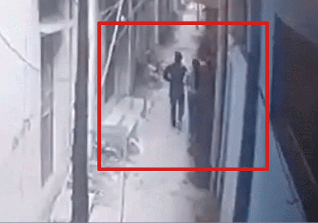Youth Stabbing Girlfriend at Adarsh Nagar in Delhi