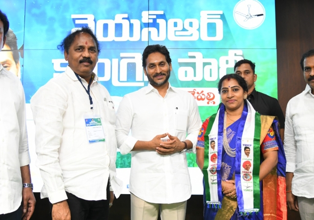 TDP Councillor Joins YSRCP