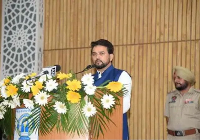 Anurag Thakur Faliciates sportsman