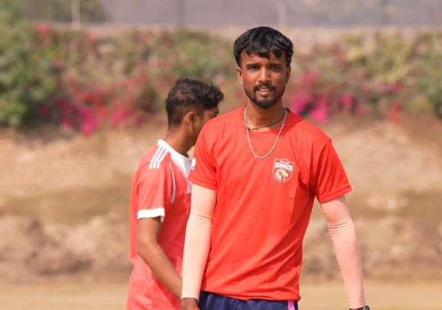 “I will touch Virat Kohli’s feet if I take his wicket” – Punjab Kings new bowler Vishal Nishad