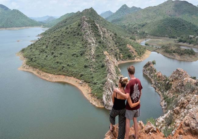 Tourist Should Visit To See Beautiful View of Badi Jheel Udaipur Rajasthan