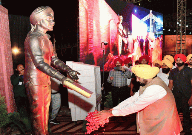 Chief Minister participated in 'One Evening in the Name of Martyrs' program at Gharachas