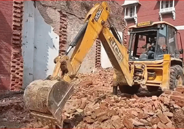 Lucknow Bulldozer Action Aliganj
