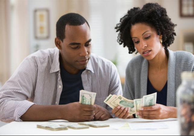 Couple Investment Tips : प्यार, पैसा और एसआईपी…आपके जीवन को आसान बनाएगी रणनीति